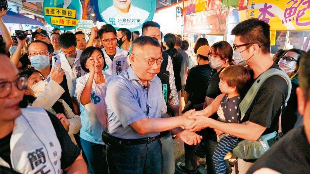 柯文哲拋出在野民調整合背後有三個盤算,目的在向支持者傳達自己沒有當副手的選項,盼衝高民調支持度。(翻攝柯文哲臉書)