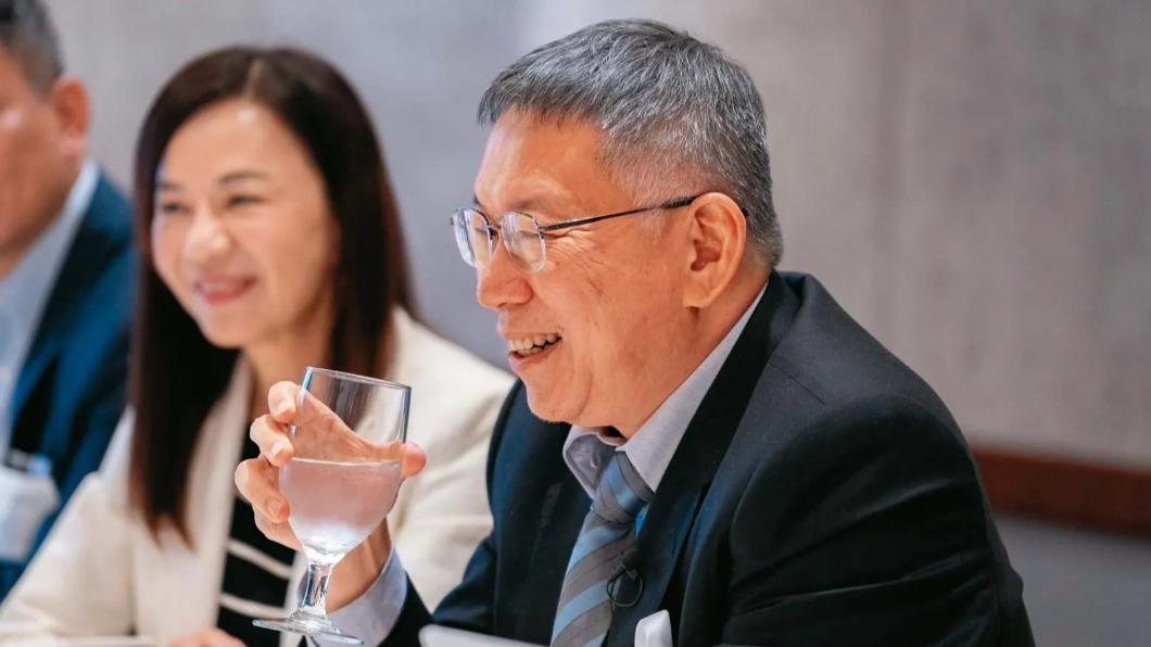 「柯鄒配」默契之旅悄成形　柯文哲競總踩進侯本命區