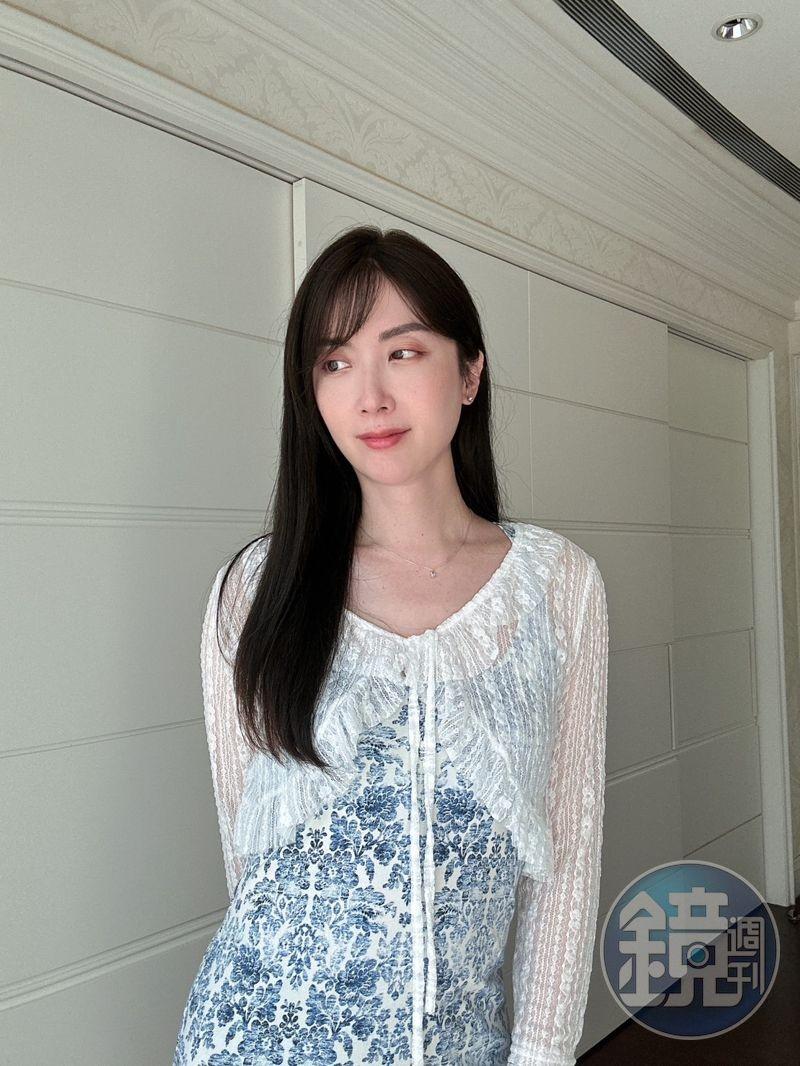 陳漢章各種扮相被認證「最美檢座」,很感謝台灣社會對如此包容,誇他勇敢做自己。(圖/鏡週刊)