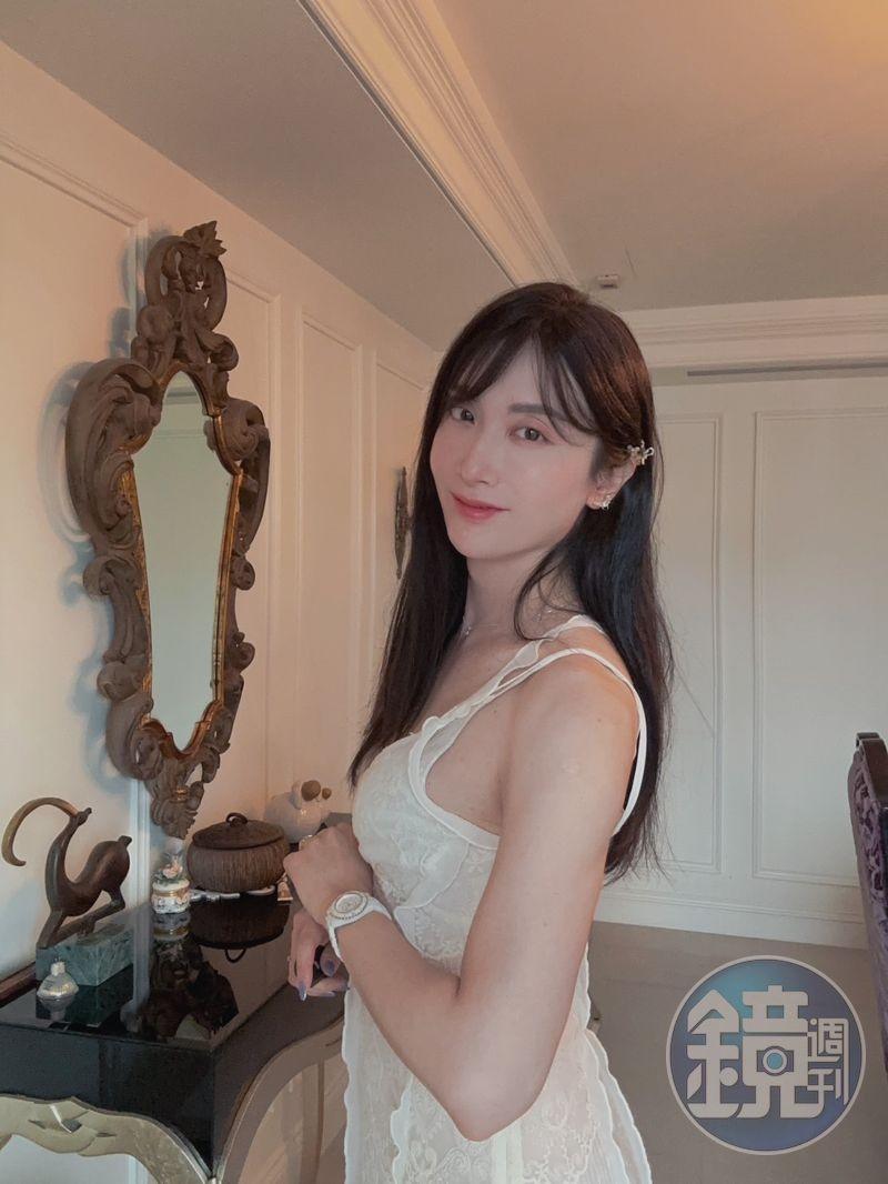 陳漢章各種扮相被認證「最美檢座」,很感謝台灣社會對如此包容,誇他勇敢做自己。(圖/鏡週刊)