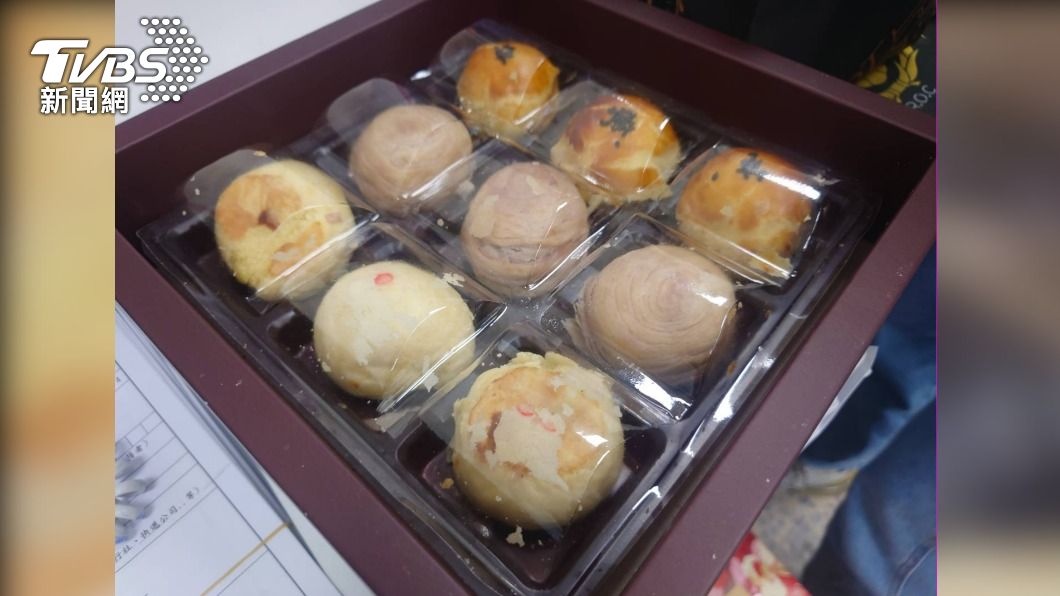 民眾撿到月餅送警局 規定「公告15天」長螞蟻還不能丟