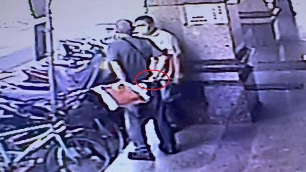 周男殺妻後找情敵談判,期間持刀捅傷對方。(圖/TVBS資料畫面)