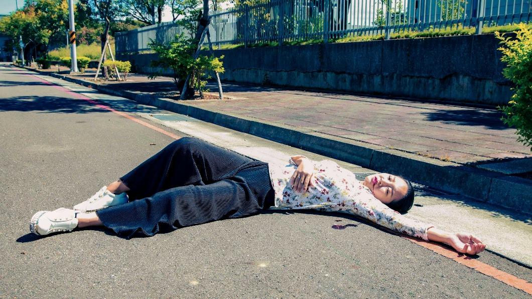 賴慧如《市井豪門》被車撞飛 滾燙柏油路翻滾!大量失血身亡