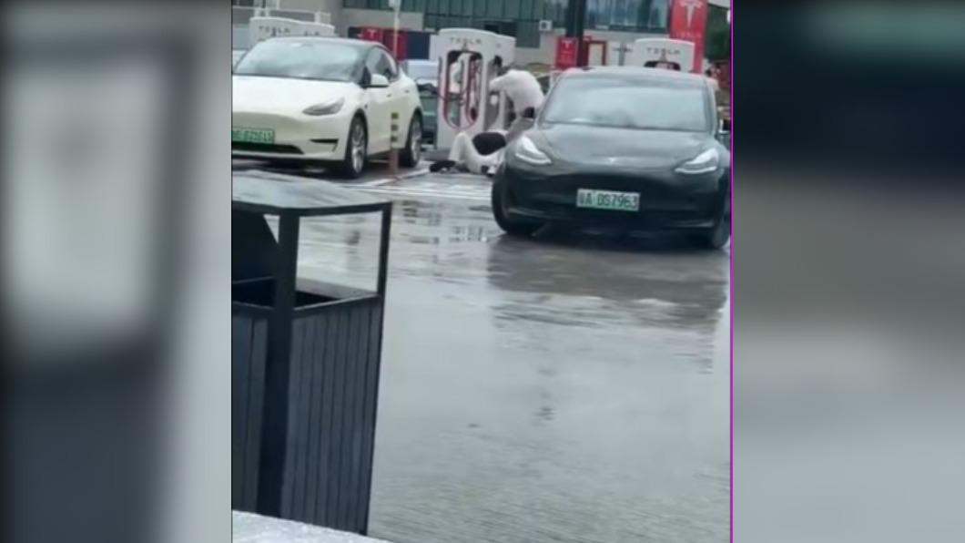 圖/翻攝微博 一万转超车