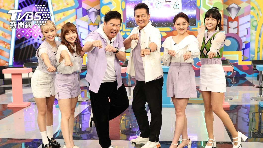 巫苡萱(左起)、徐凱希、曾國城、徐乃麟、張文綺、籃籃出席《天才衝衝衝》開棚記者會。(圖/張哲鳴攝)