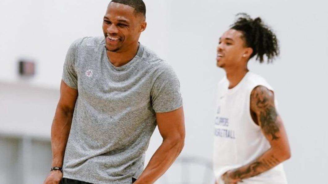威少與哈登均是「3年換4隊」的前MVP得主。(圖/翻攝自@laclippers IG)