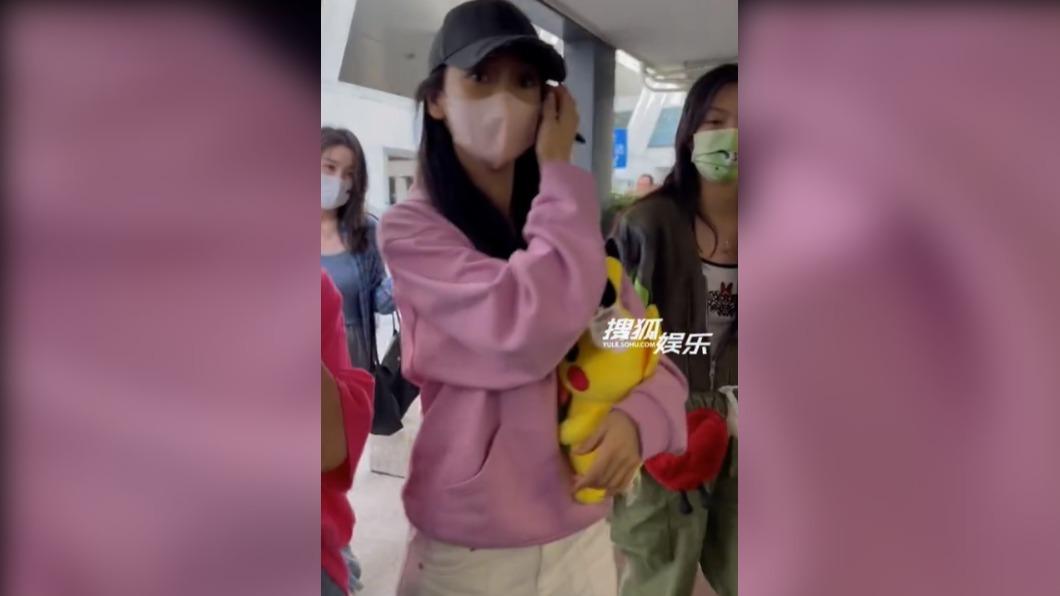 Angelababy心情看似未被影響。（圖 / 翻攝自微博）