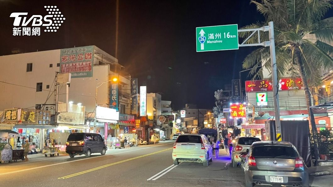 3日墾丁大街人潮少。(圖/李昱菫攝)