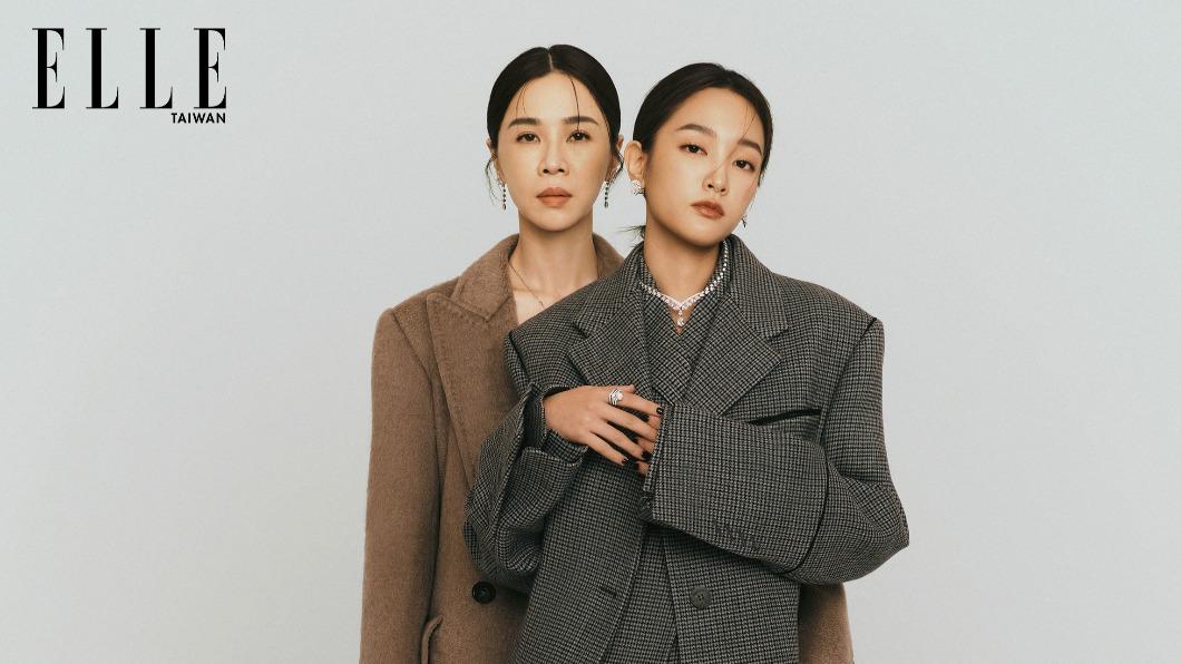 謝盈萱、王淨為《ELLE》雜誌拍攝封面。（圖／《ELLE》提供）