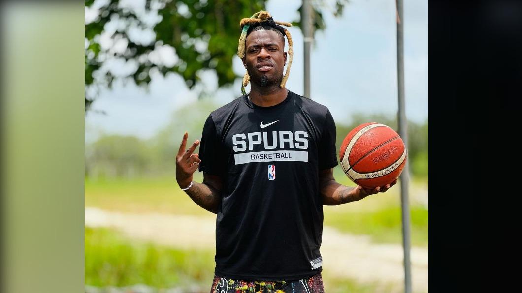 布洛克日前與馬刺達成買斷協議，成為完全自由球員。（圖／翻攝自Reggie Bullock IG）