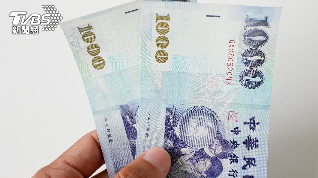 余男向梁女借錢謊稱會匯30萬。(示意圖,非當事人/shutterstock達志影像)