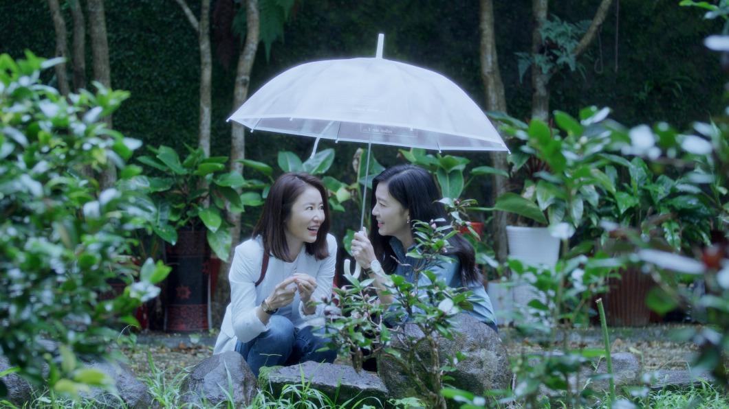 林心如、林熙蕾譜唯美情。（圖／Netflix提供）