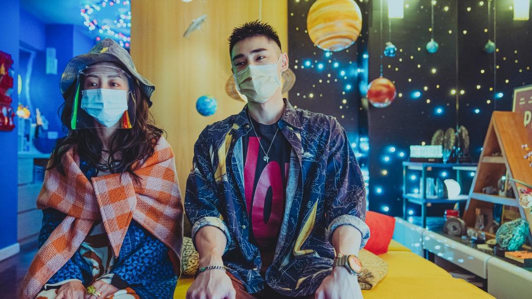 謝欣穎、章廣辰在《此時此刻》中譜出戀曲。（圖／Netflix提供）