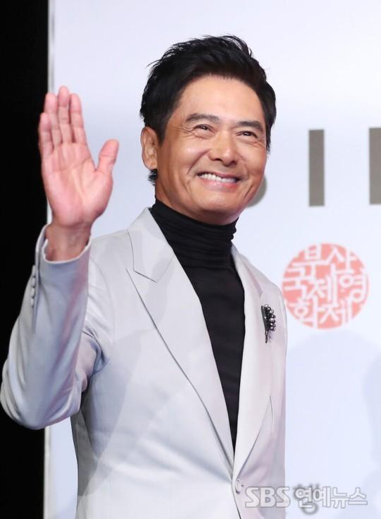 68歲的香港影帝周潤發。(圖/翻攝自微博)