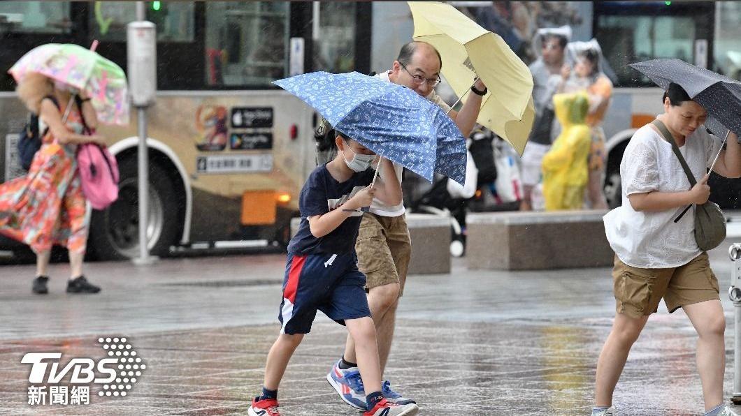 沒颱風假吵翻!他逆風「不懂哪裡開心」:乾脆辭職算了
