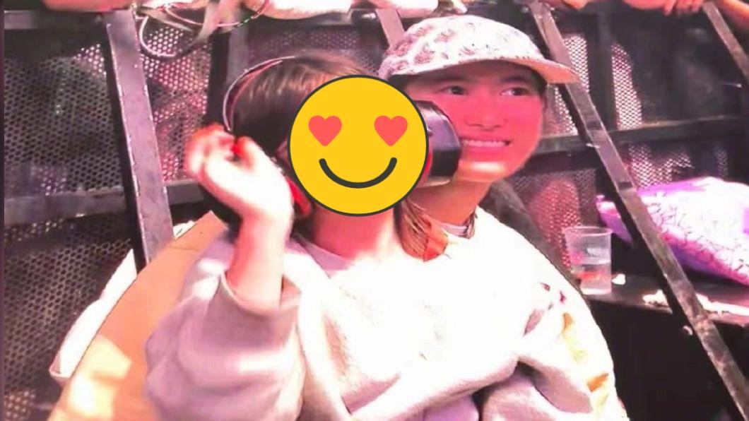 陳冠希的女兒和老婆也在台下應援。（圖／翻攝自追星少女卓小宴微博）