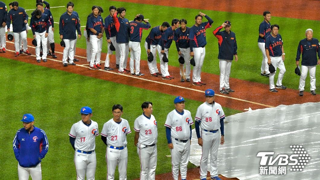 今(6)日雨勢過大導致比賽在7局上喊停。(圖/胡瑞麒攝)