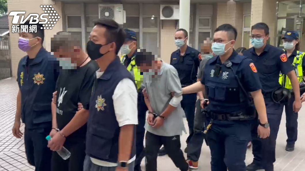 警方一個晚上逮捕4人。(圖/TVBS)