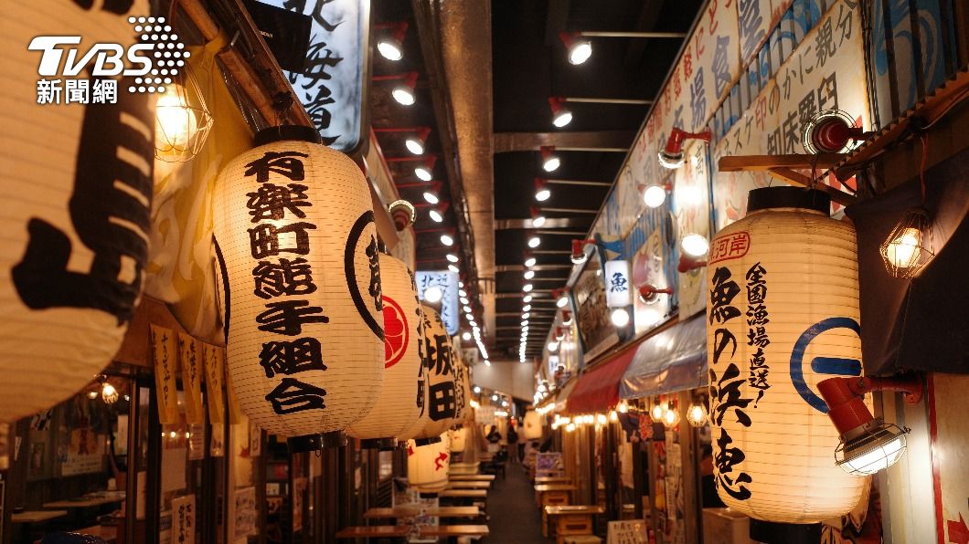 網友認為與店家聊天「我很喜歡台灣這個國家」,這方法最好辨認。(示意圖,與本文無關/shutterstock達志影像)