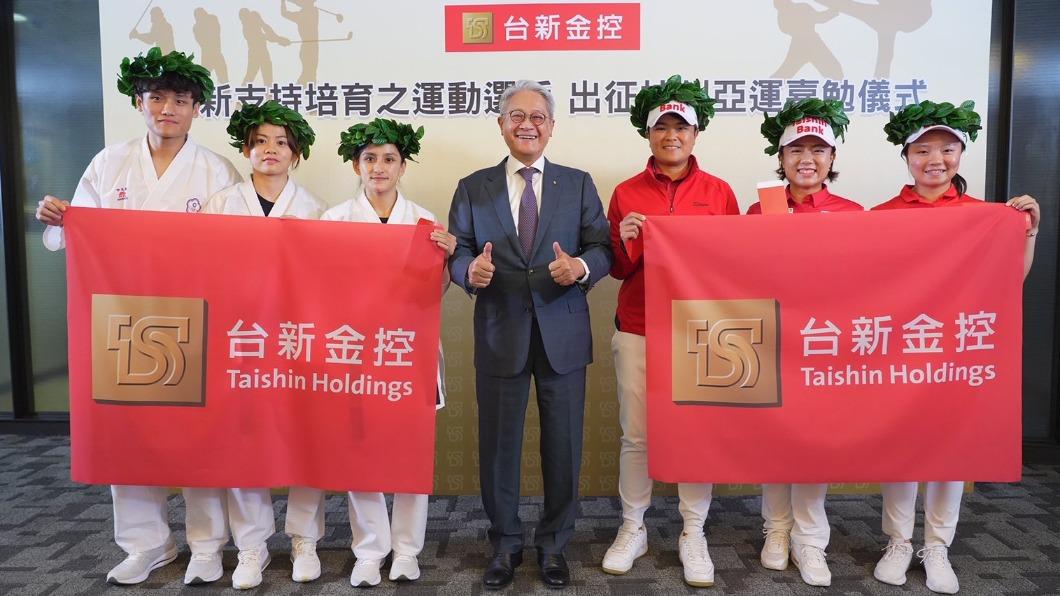 空手道選手谷筱霜亞運摘金 台新開心發出50萬奪金大紅包