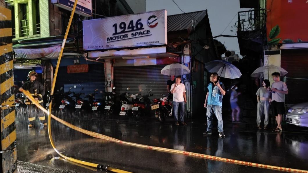 台電說明,今晚板橋、三重地區共有戶停電,經搶修後已於10時27分全數復電。(圖/翻攝自議員王威元臉書)
