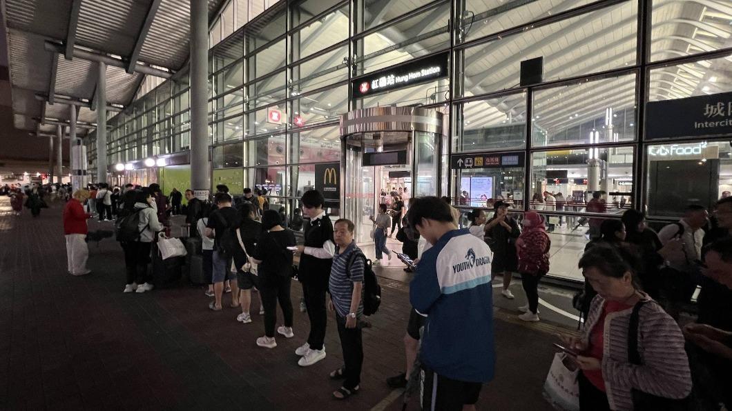 颱風小犬殺香港!Uber開高價「一人3千」 他寒心:比去歐洲慘