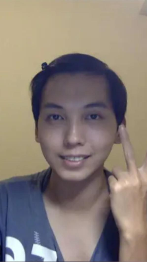 網友挖出她的舊照。(圖/翻攝自Dcard)