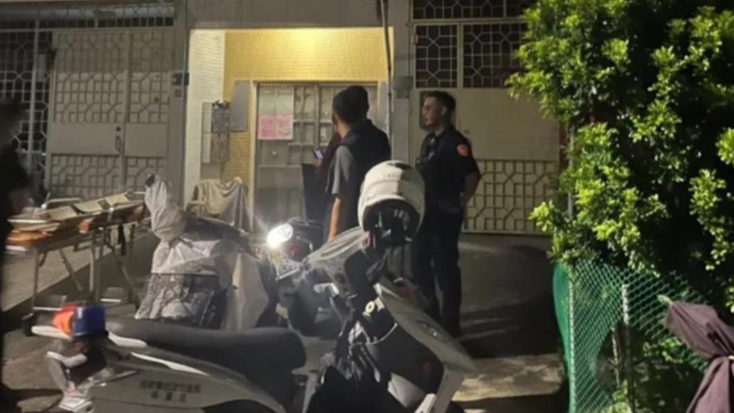 高雄爆3屍命案!公寓飄詭臭 里長嘆「3年前才救回」:晚了一步