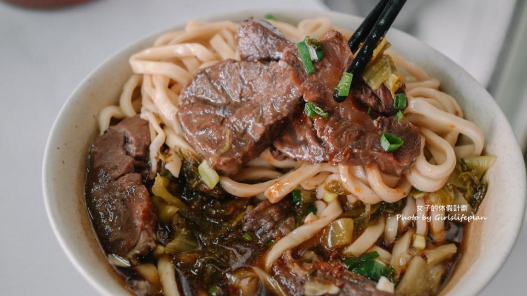 小碗牛肉分量也相當多。(圖/女子的休假計劃提供)