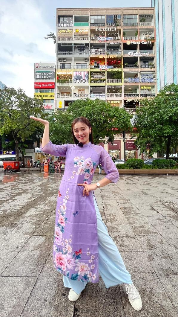 張文綺穿上越南傳統服飾。（圖／翻攝自張文綺臉書）