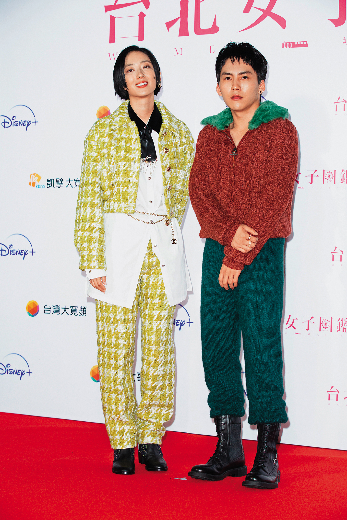 早前巫建和(右)還參演了《台北女子圖鑑》,飾演桂綸鎂(左)的暖男初戀。(圖/鏡週刊)