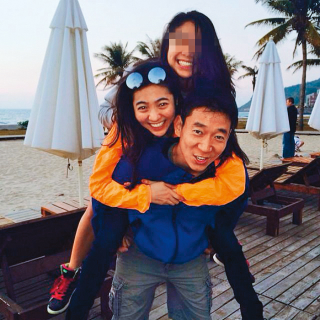 賴佩霞的繼子Tony(下),以及他的兩個「妹妹」謝沛恩(中)、謝沛庭(上),由於沒有血緣關係,所以兄妹情一度傳為佳話。(圖/翻攝自賴佩霞IG)