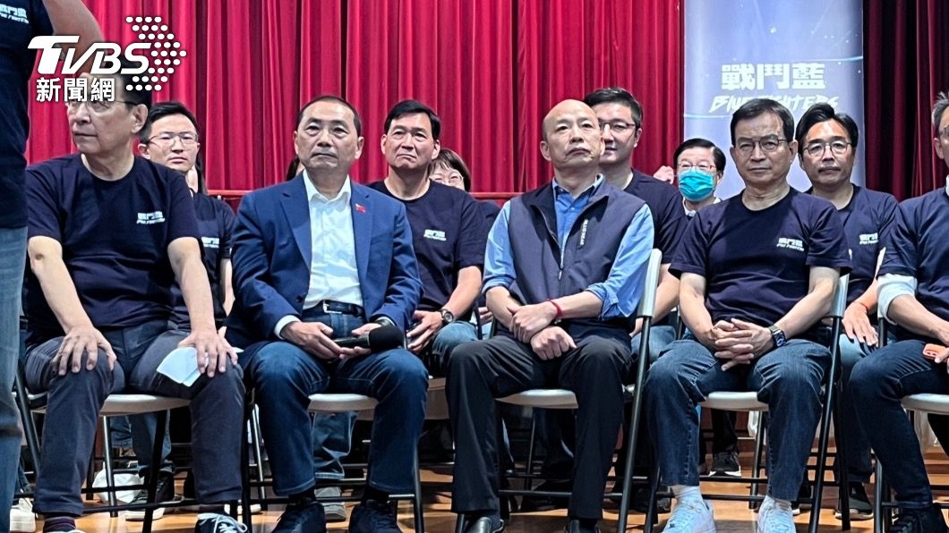 韓國瑜出席戰鬥藍記者會。(圖/黃韋銓攝)