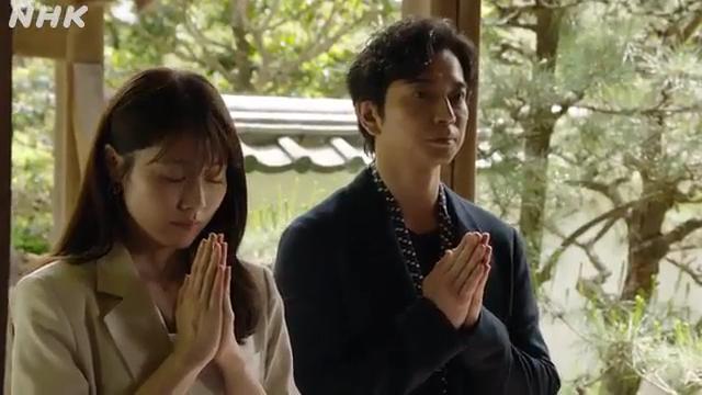 劇組爆料原本只需有村架純(左)介紹的景點,松本潤卻硬要跟。(圖/翻攝自NHK官網)