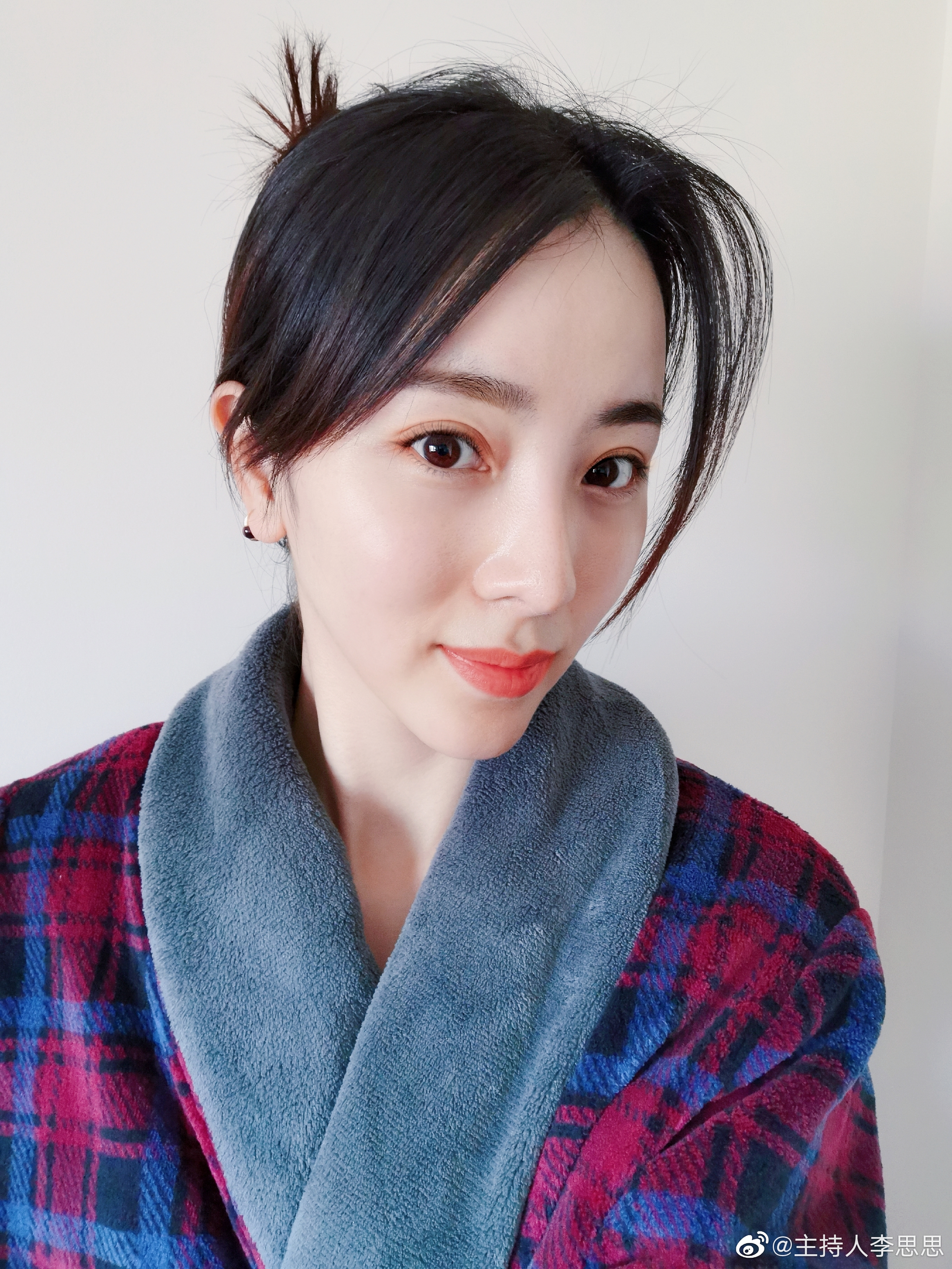 李思思擁有「第一美女主持人」的封號。(圖/翻攝自微博)