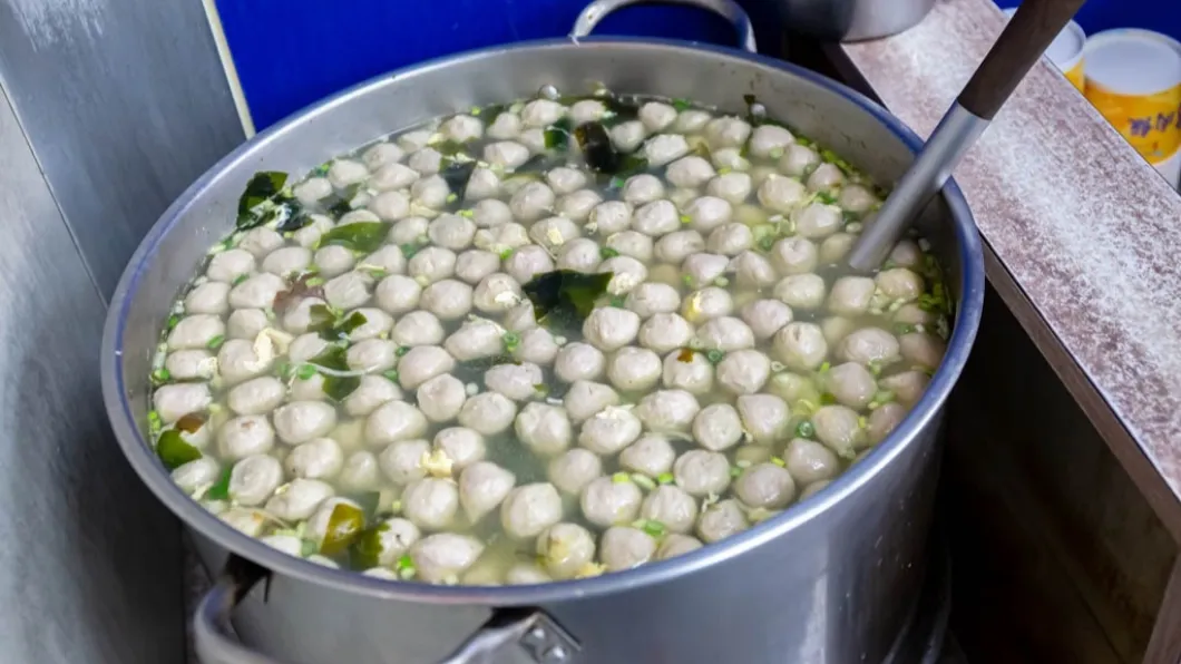 丸子湯用料超豐富。(圖/愛伯特吃喝玩樂全記錄提供)