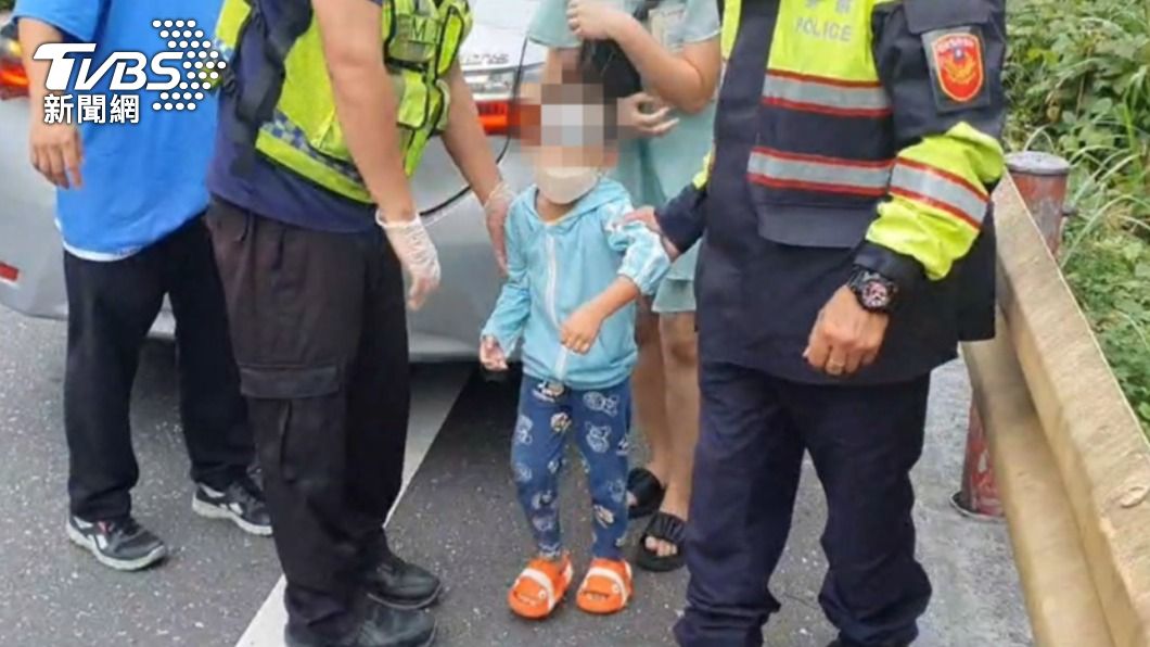 高山症發作！5歲男童遊合歡山發燒嘔吐　警山路疾馳護送就醫