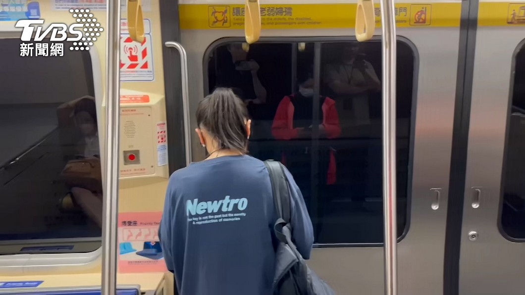 下班噩夢 北捷文湖線軌道斷電一度停駛列車向前衝後急煞數次
