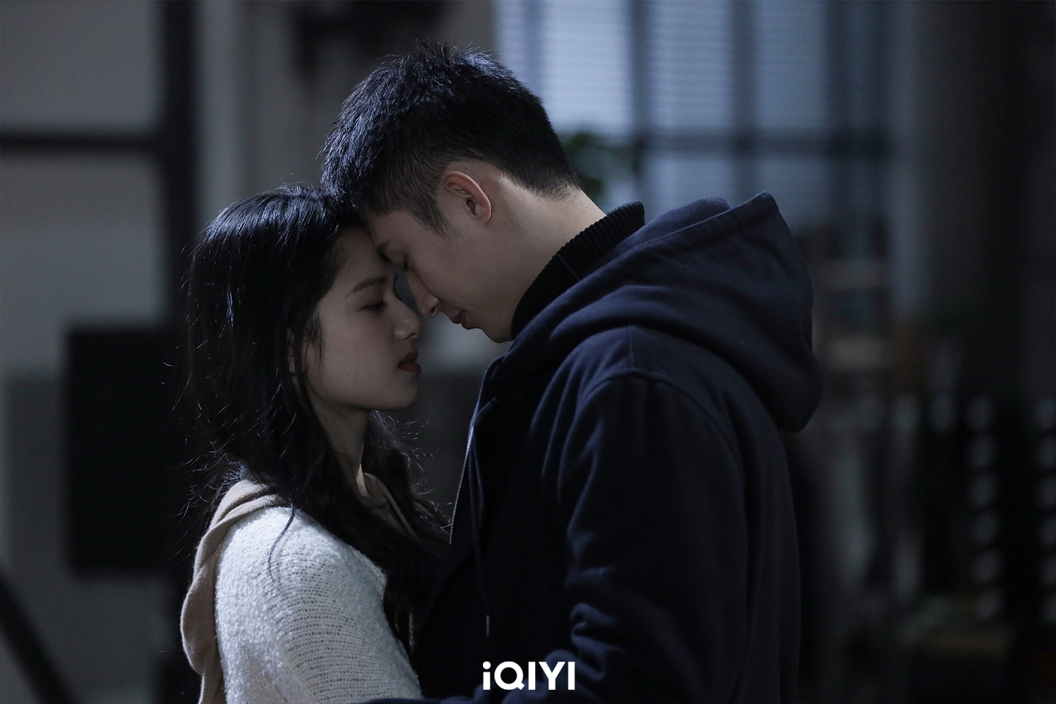 黃景瑜、張婧儀劇中無奈分開。（圖／iQIYI愛奇藝國際站提供）