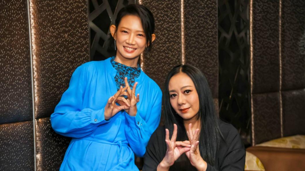 吳奕蓉(左)和高慧君以《我願意》分別入圍戲劇節目女配角和女主角獎。(圖/絡思本娛樂製作提供)