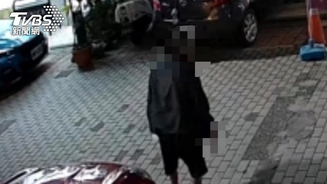 砍人的蕭男趁亂逃離現場。(圖/TVBS)