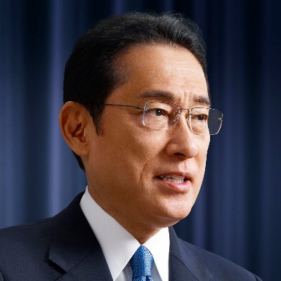 網友發現竟然與首相岸田文雄在同一個車廂上。(圖/翻攝自X@kishida230)