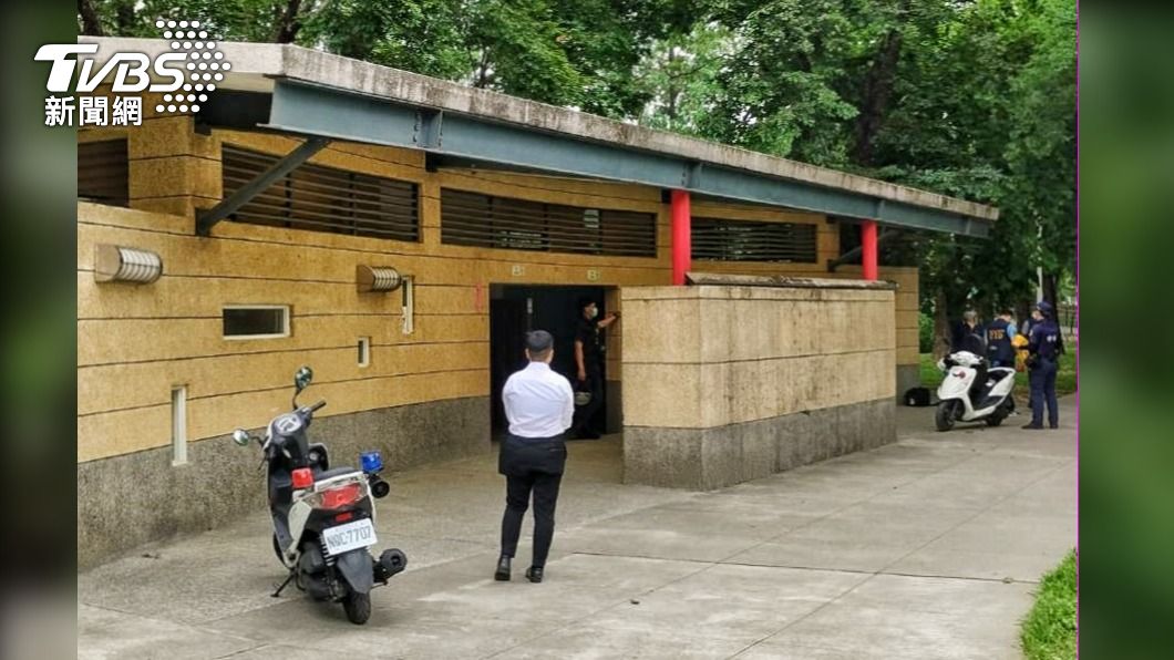 快訊/高雄大東公園驚見男屍! 「公廁被反鎖」警消破門嚇傻