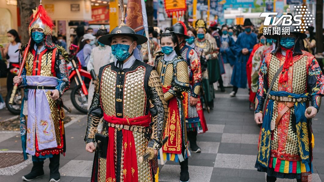 國際漢服出行日 千人穿漢服踩街一秒穿越古代氛圍