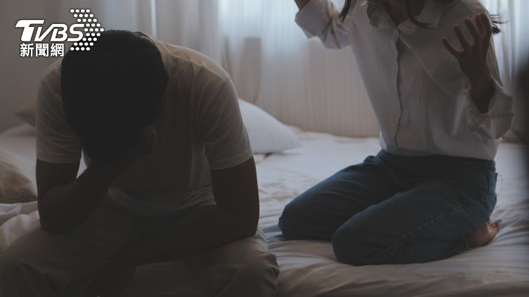 女小事不爽就打老公！逼半夜行房害沒睡飽　老軍人受不了