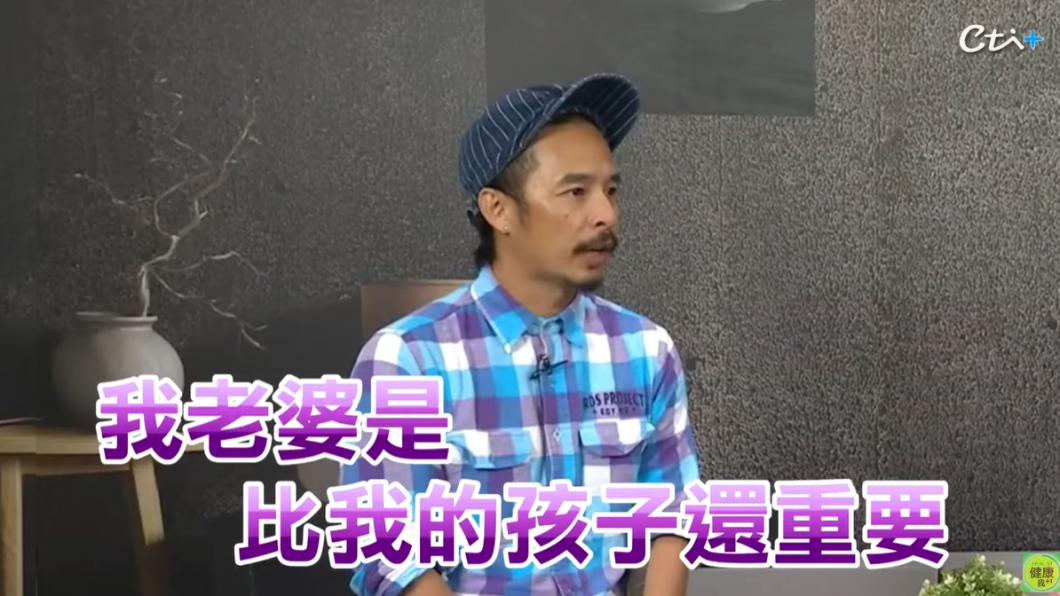 藍波感謝老婆在他開刀治療期間,不離不棄陪伴。(圖/翻攝自健康我+1 YouTube)