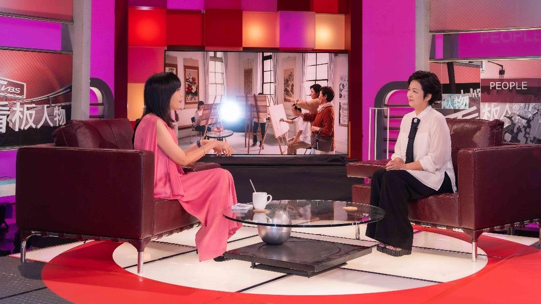 楊貴媚(右)接受方念華的專訪。(圖/TVBS)