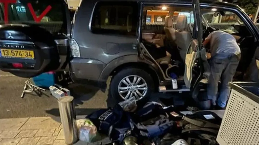 路透記者才被炸死 BBC記者遭以國警持槍拖出車外盤查