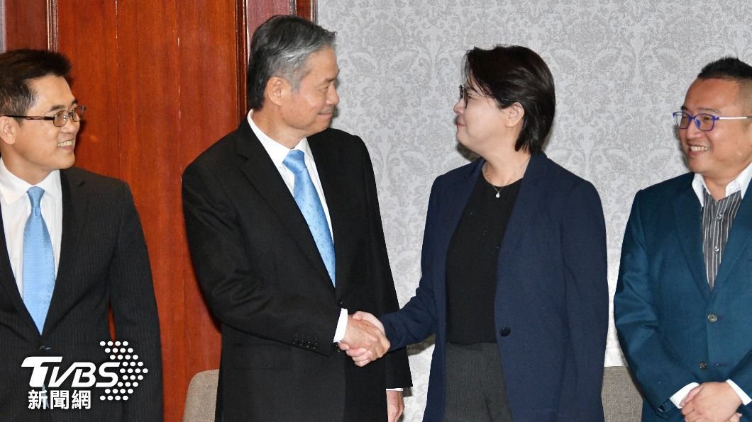 藍白合會議登場。(圖/胡瑞麒攝)