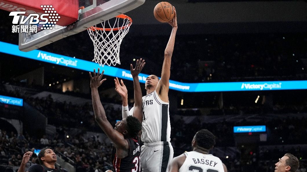 NBA/不用跳就暴扣!文班亞馬高效砍23分 熱火主帥讚:不可思議